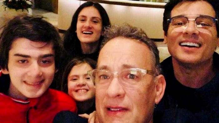 Em férias nos EUA, Celso Portiolli tieta Tom Hanks