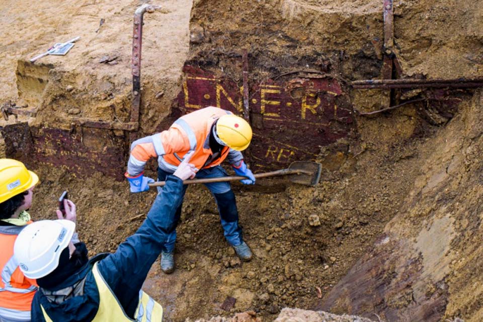 Comboio britânico com quase 100 anos encontrado enterrado na Bélgica