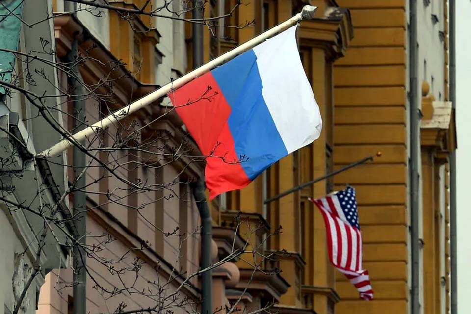 Rússia expulsa dois diplomatas dos EUA por ligações a caso de espionagem