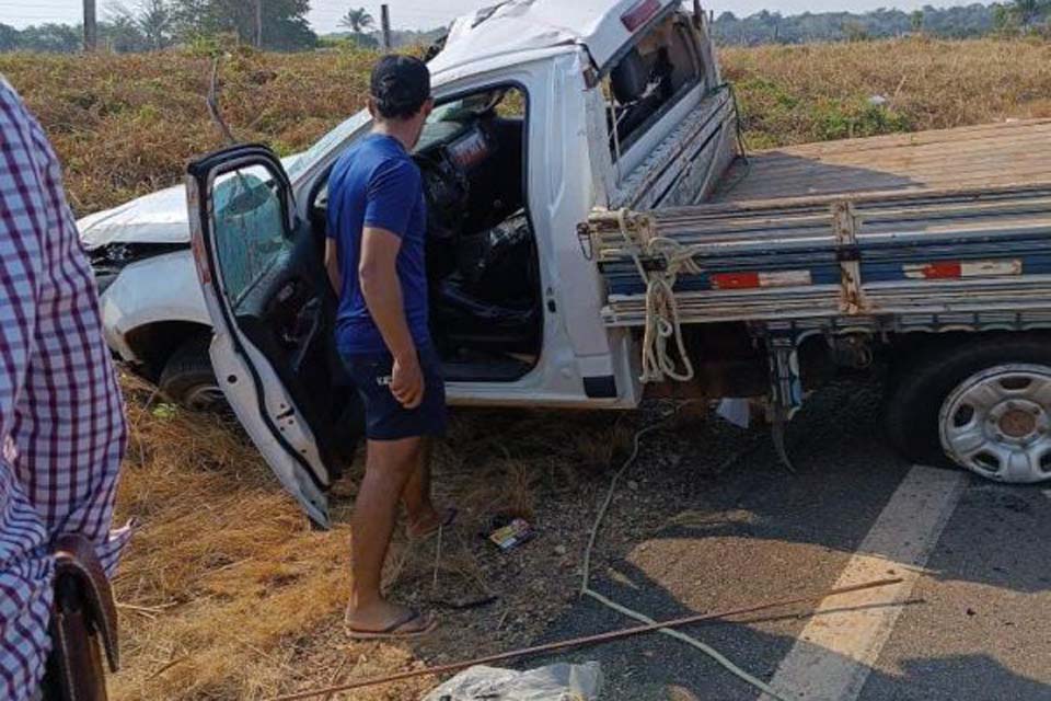 Motorista sofre traumatismo craniano após capotamento na BR-435