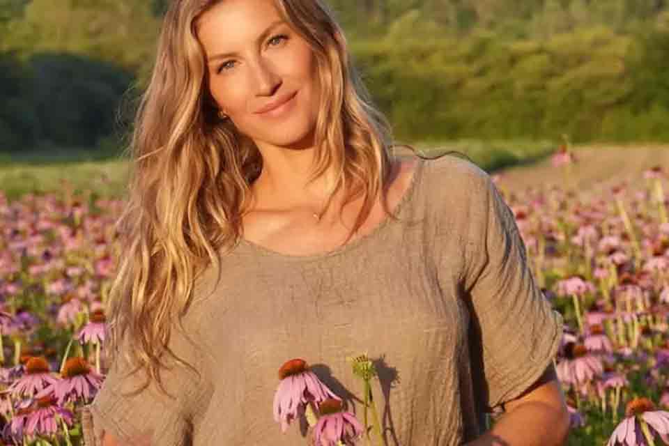 Gisele Bündchen dá à luz terceiro filho, o primeiro com Joaquim Valente