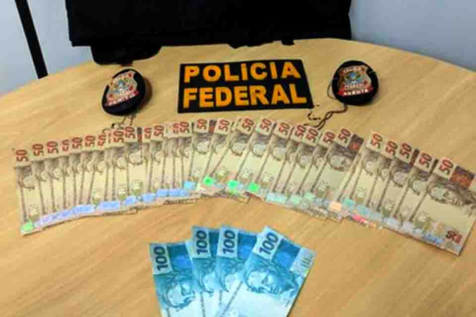 Homem é preso pela PF com mais de R$ 2 mil em cédulas falsas 