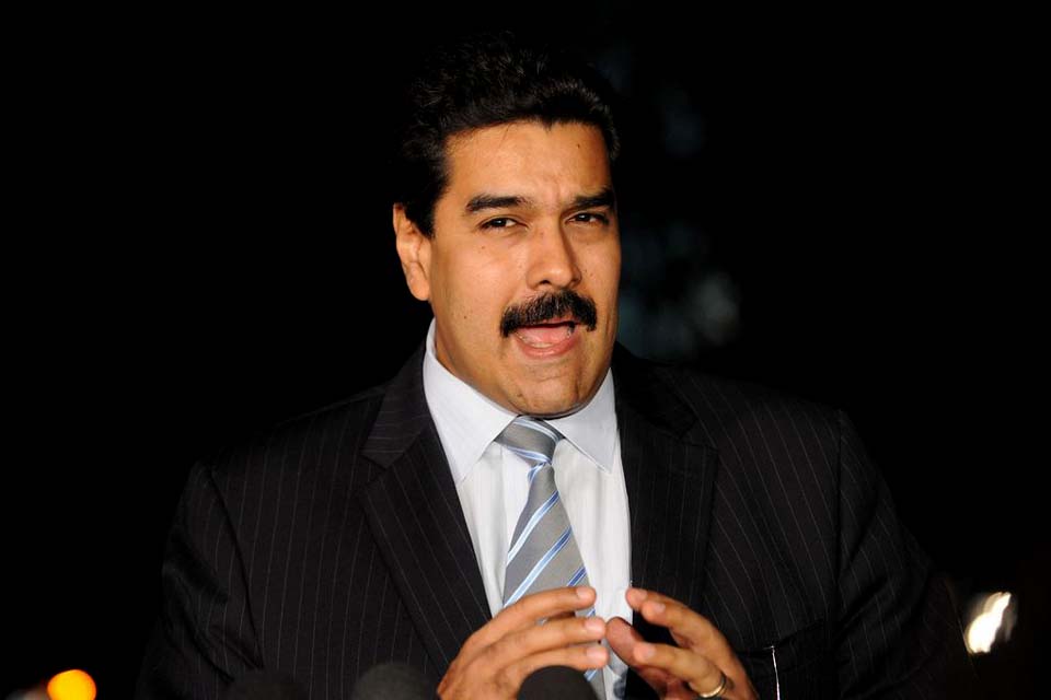 Maduro diz esperar retomada de diálogo com os EUA