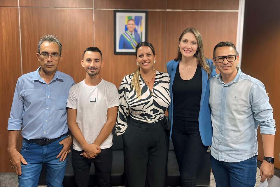 Deputada Lebrinha e SEDUC garantem melhorias no transporte escolar na Terra Indígena Rio Branco