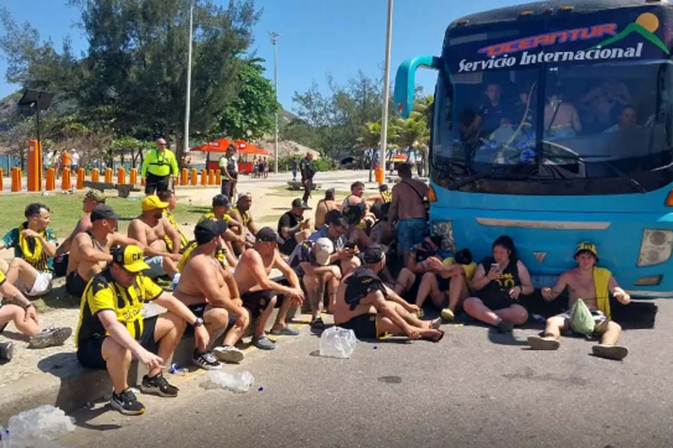 Mais de 200 torcedores do Peñarol são presos por confusão no Rio