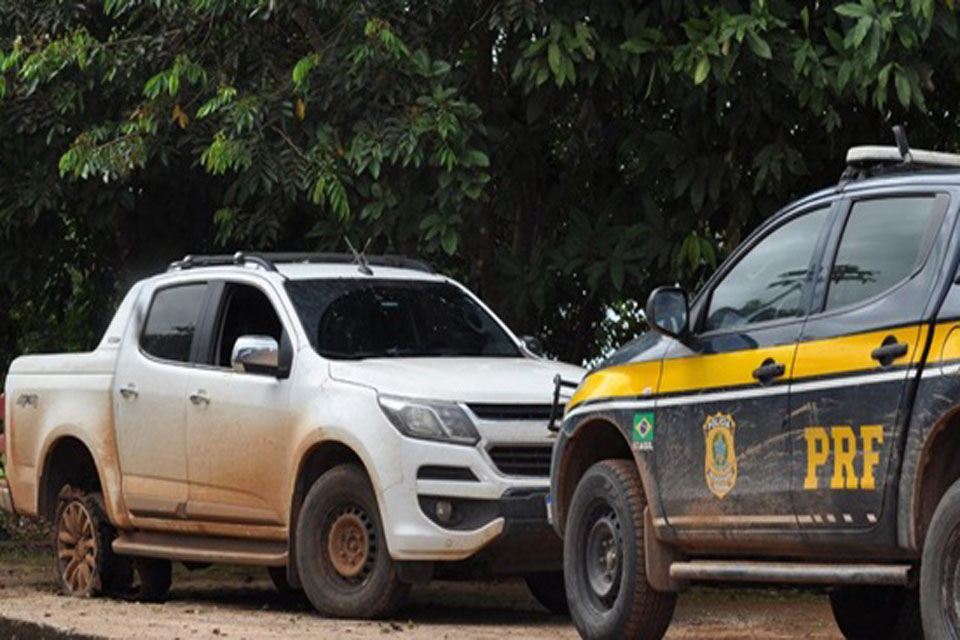  PRF recupera em Guajará-Mirim caminhonete roubada em Candeias