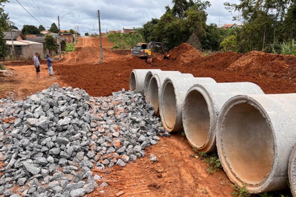 Prefeitura de Ouro Preto do Oeste leva modernização e beleza para a Avenida Guaporé