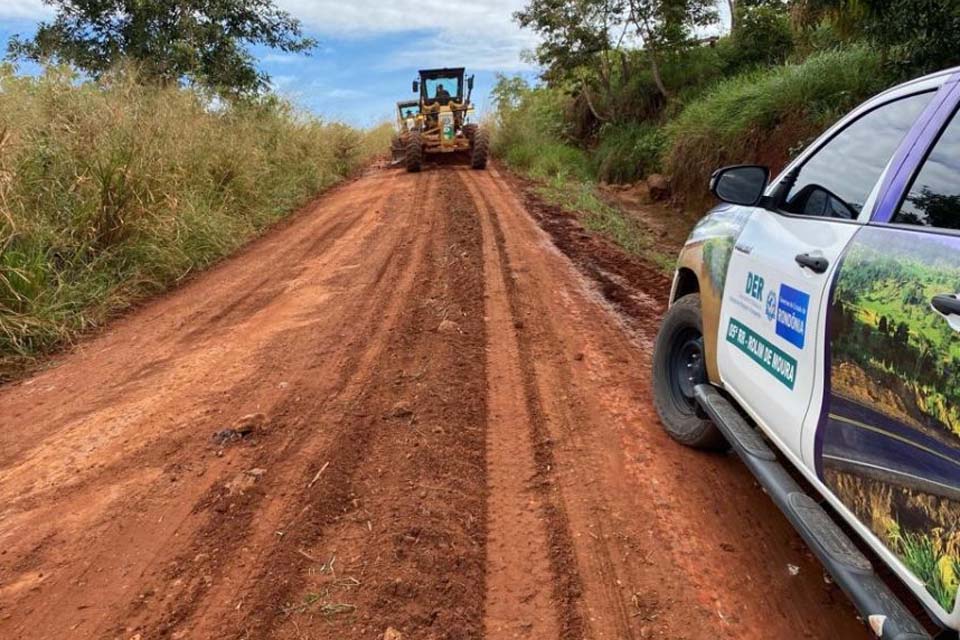 DER executa patrolamento e melhora trafegabilidade nos 40 quilômetros da RO-383