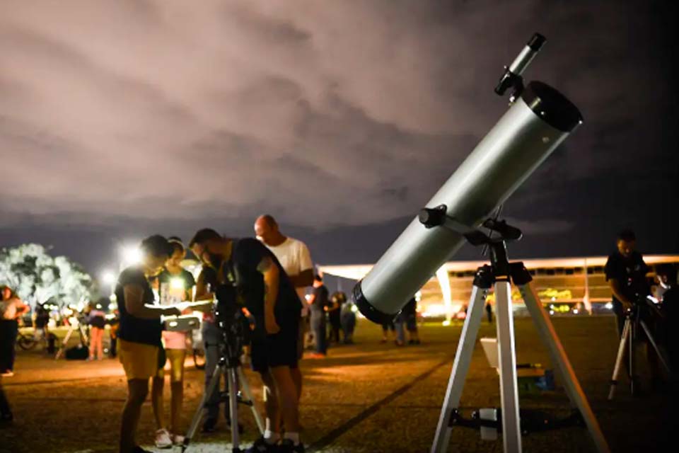 Cometa que passará perto da Terra poderá ser visto no Brasil