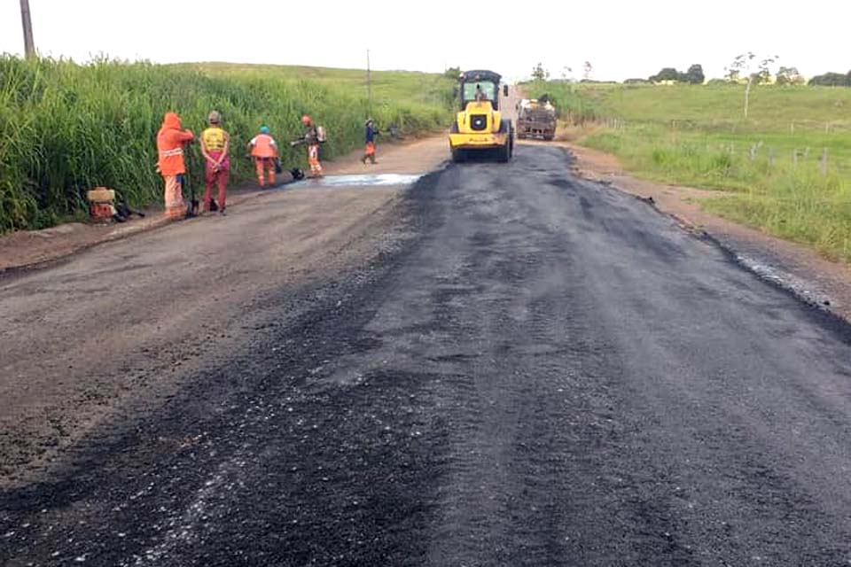 Departamento de Estradas de Rodagem inicia a recuperação da rodovia 470 