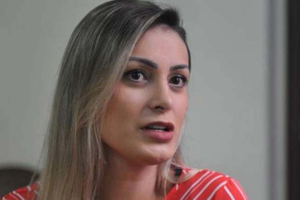 Andressa Urach diz que igreja levou todo seu patrimônio