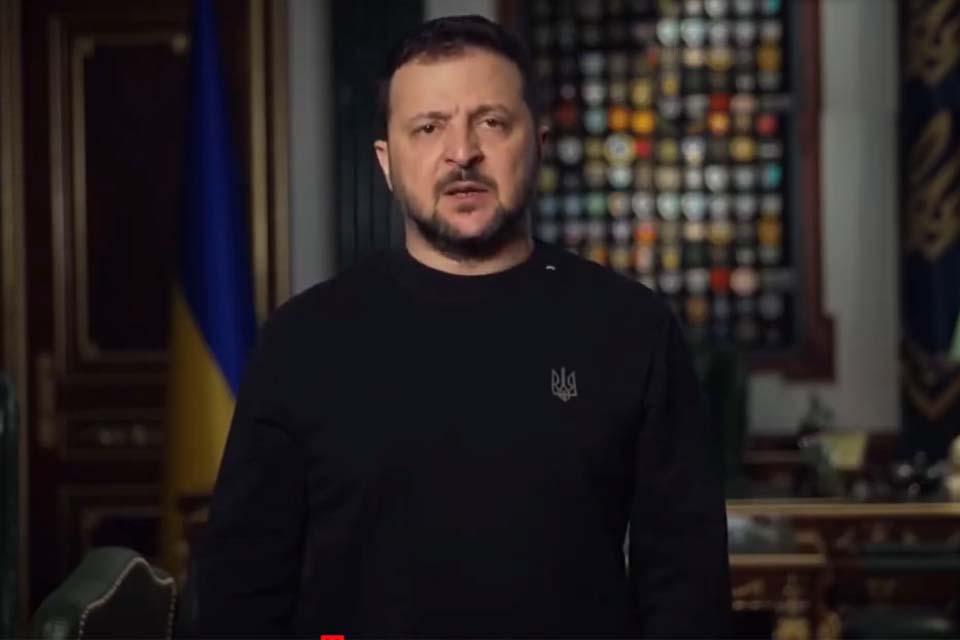 “Viciado pelo poder”, diz Zelensky sobre vitória de Putin na Rússia