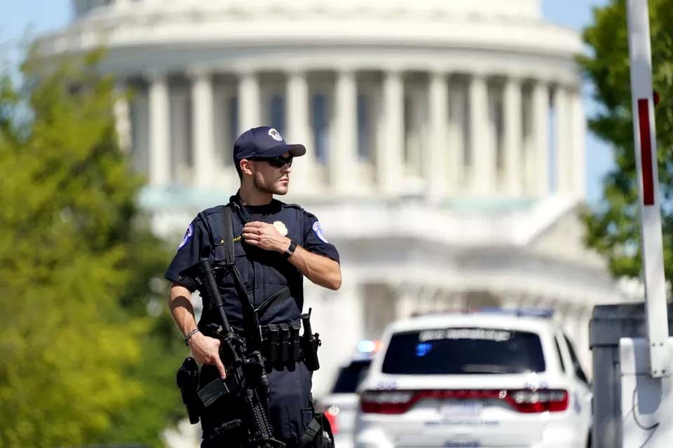 Suspeito de ameaçar o Capitólio com uma bomba é preso pela polícia dos EUA