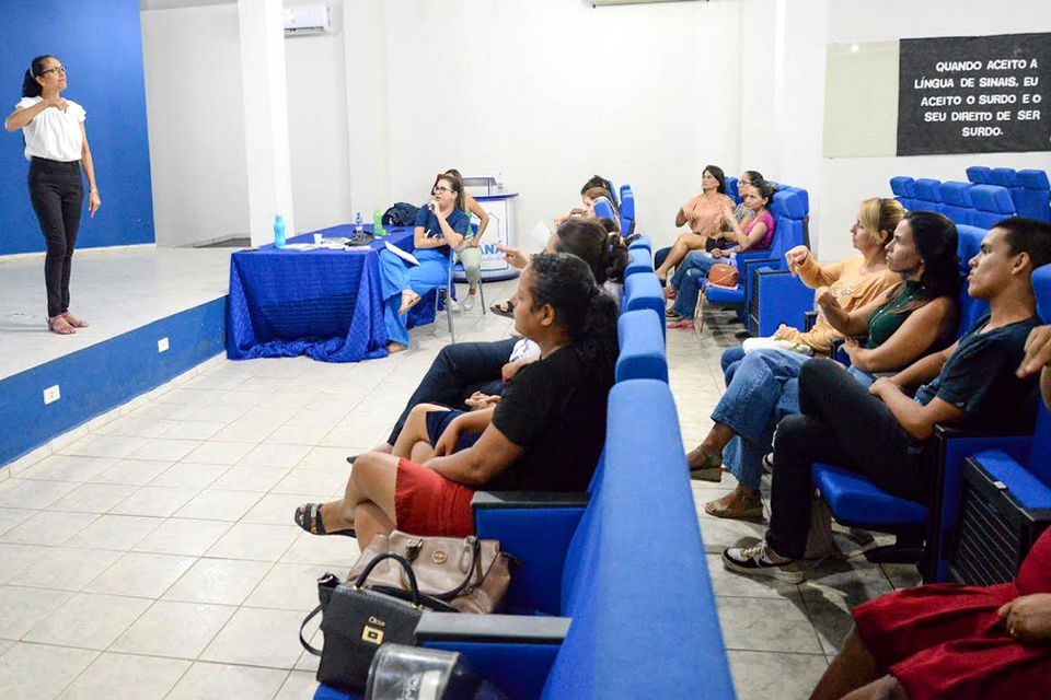 Semed inicia curso avançado de Libras para a população de Ji-Paraná