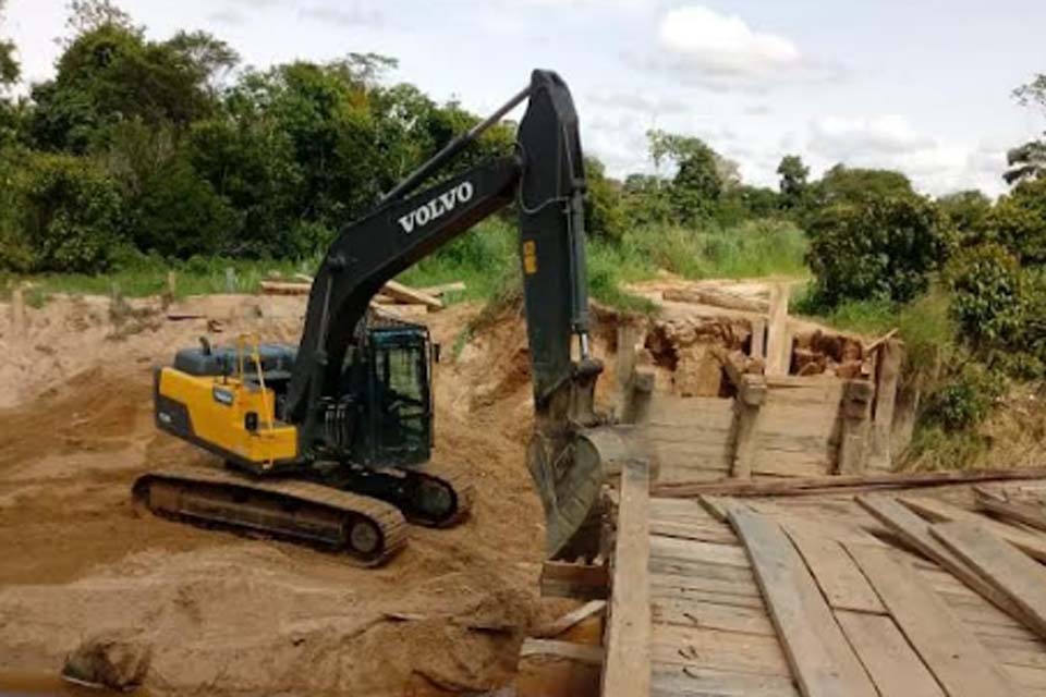 Prefeitura inicia reconstrução de ponte sobre o Rio Tari Baiano em Tarilândia