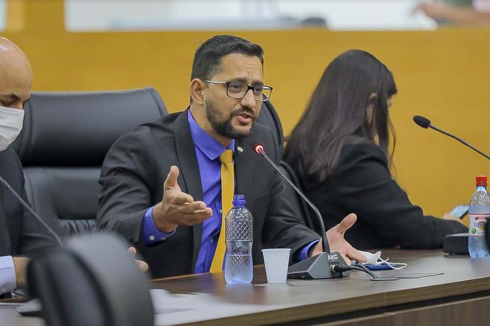   Deputado Anderson indica alteração na lei de concessão e autorização dos serviços de terminais rodoviários 