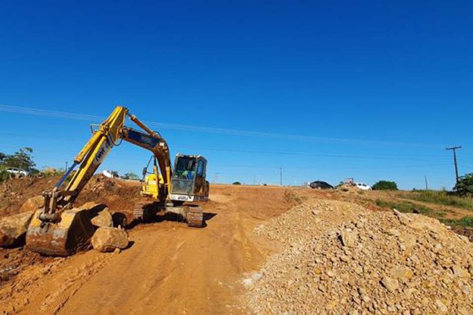 Prefeitura realiza abertura de Rua que liga o bairro Novo Estado a BR 364