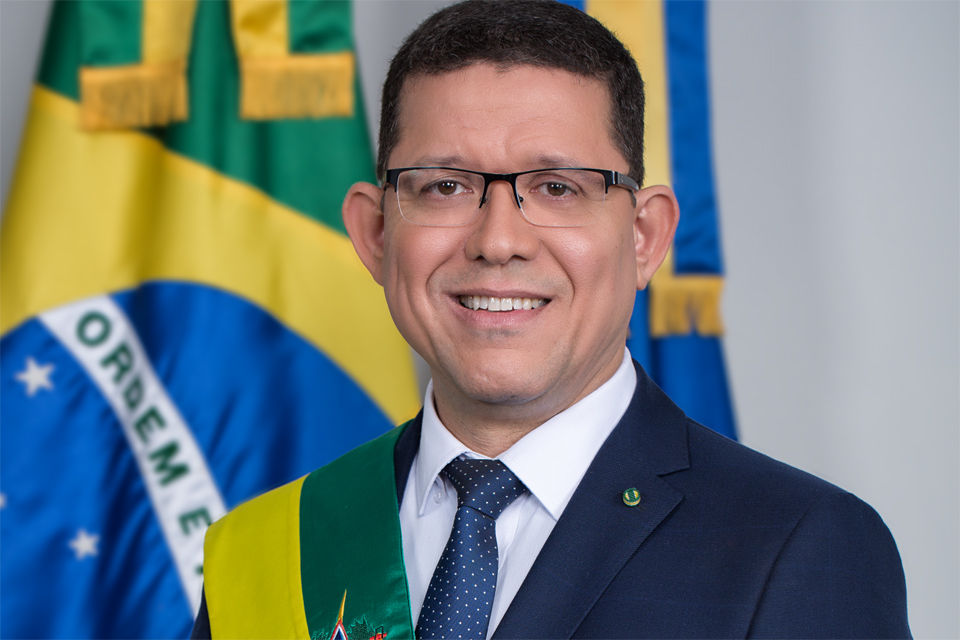 Governador de Rondônia cumpre as diretrizes da Assembleia e se afasta do impeachment
