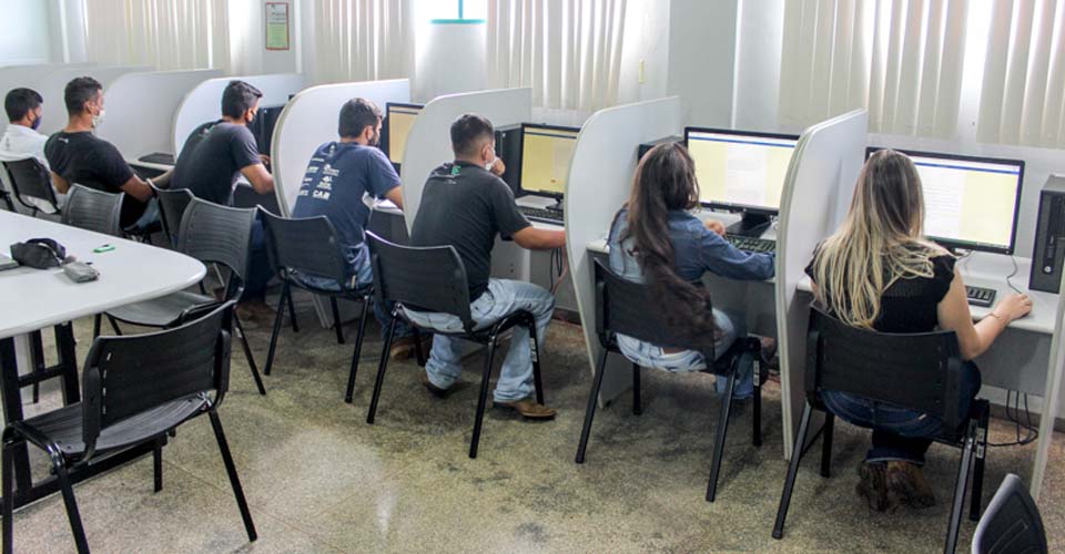 Acadêmicos do Campus Colorado avançam para a fase nacional da Olimpíada de Zootecnia