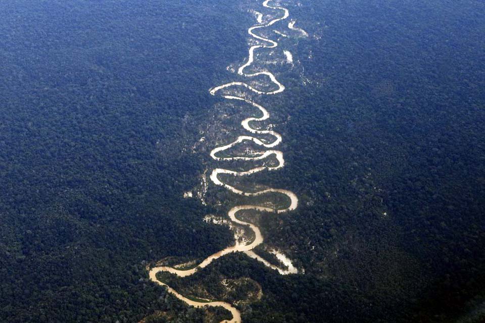 FAB manterá abertura parcial do espaço aéreo yanomami até maio