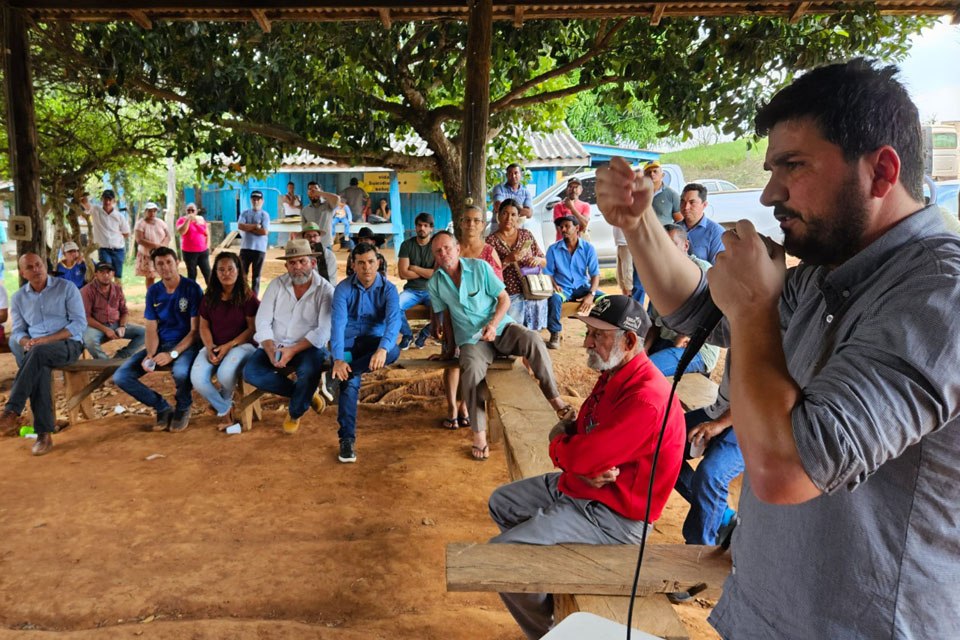 Deputado Jean Mendonça participa da sessão itinerante realizada pela Câmara Municipal de Parecis