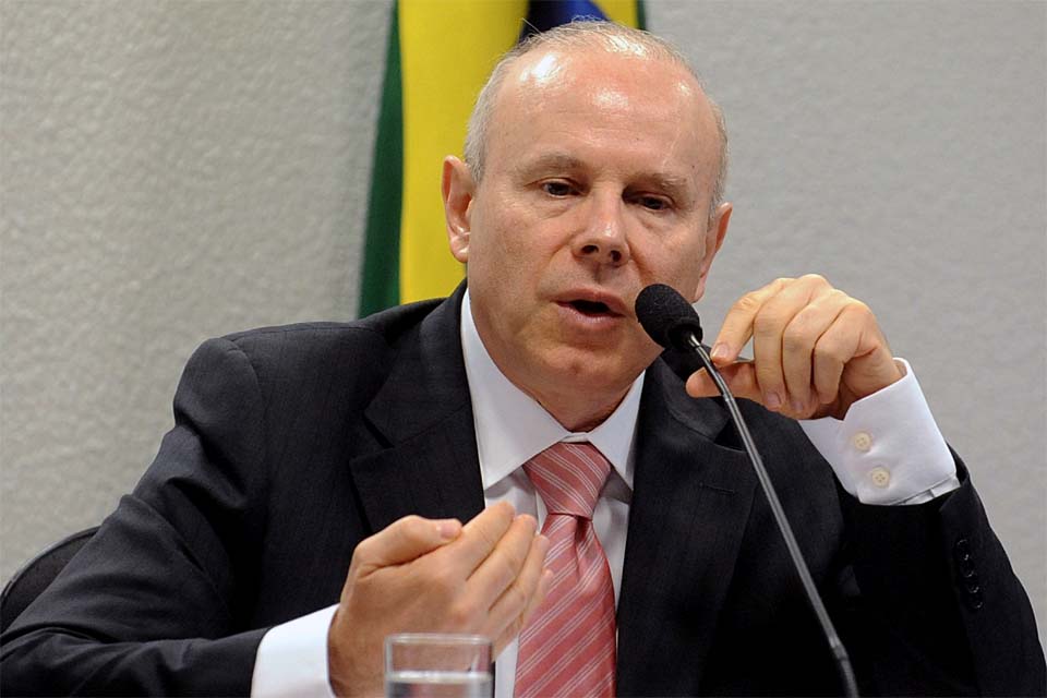 Guido Mantega pede desligamento da equipe de transição