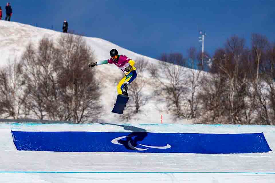 Paralimpíada: gaúcho André Barbieri para nas quartas do snowboard