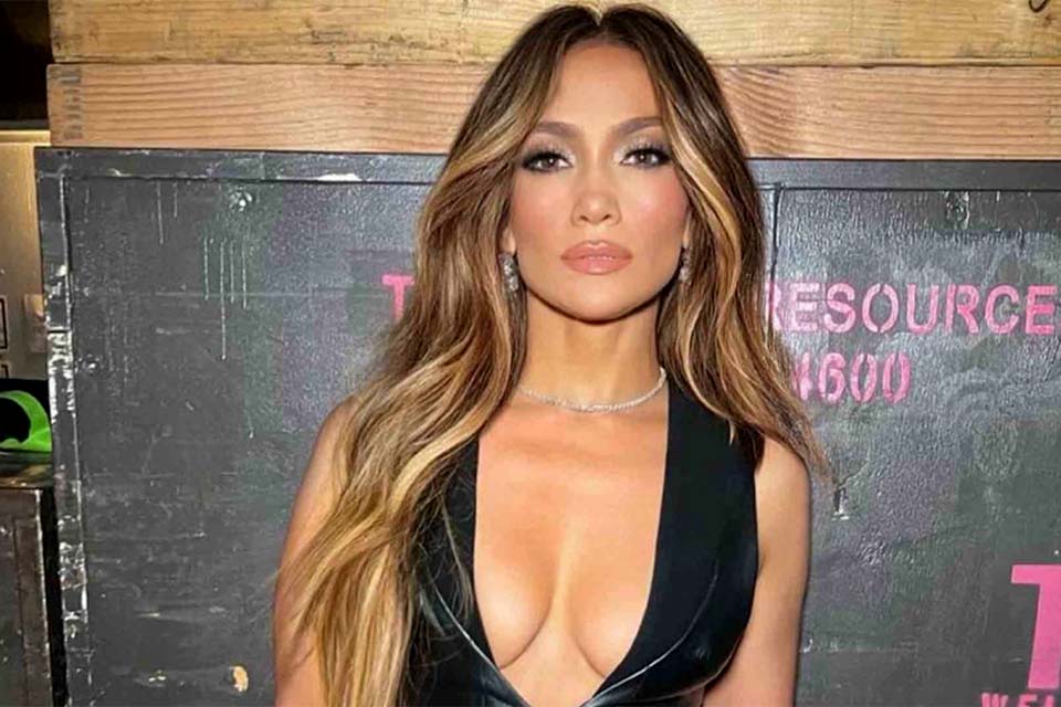 Jennifer Lopez revela que padrões estéticos quase a fizeram desistir de carreira