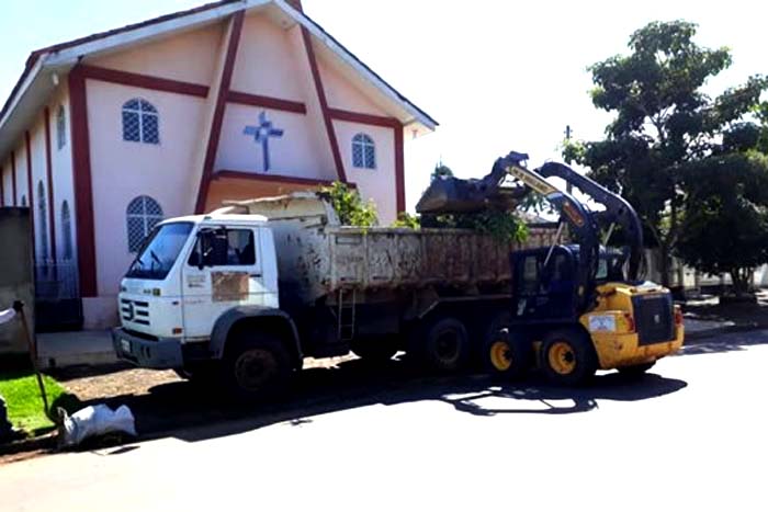 Prefeitura realiza operação de limpeza, manutenção e fiscalização das ruas e terrenos da cidade