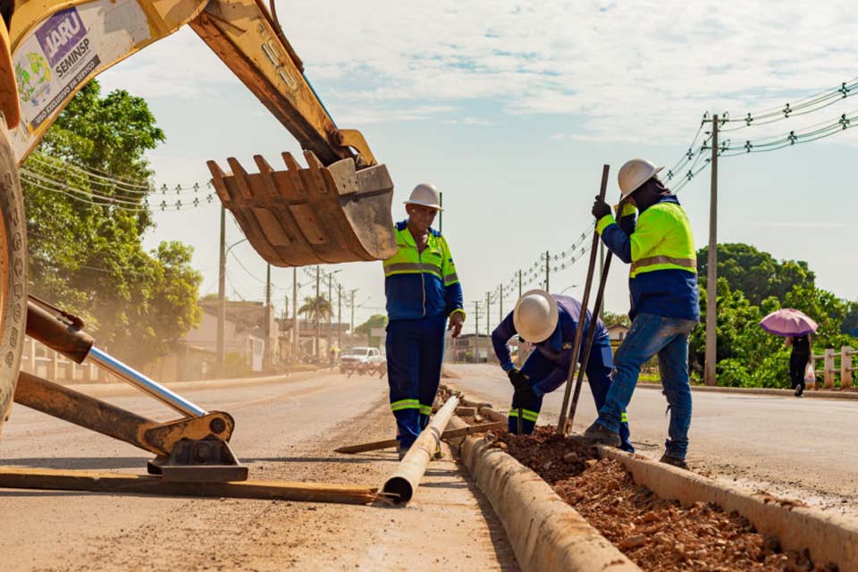 Prefeitura de Jaru instala iluminação pública na Avenida Tapajós