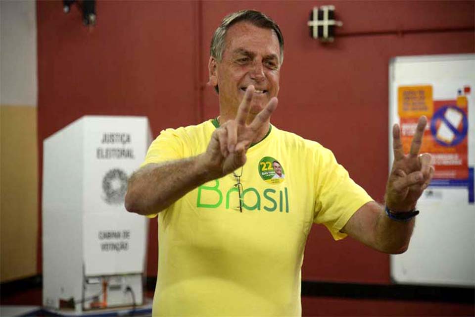 Após votar no Rio, Bolsonaro diz estar confiante na vitória