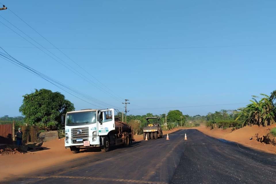 Distrito de Vila Marcão recebe pavimentação asfáltica com recursos do governo 