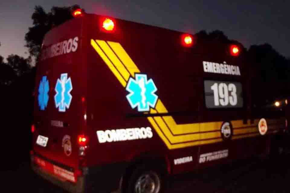 Homem agredido pelo filho foge da ambulância e recusa socorro