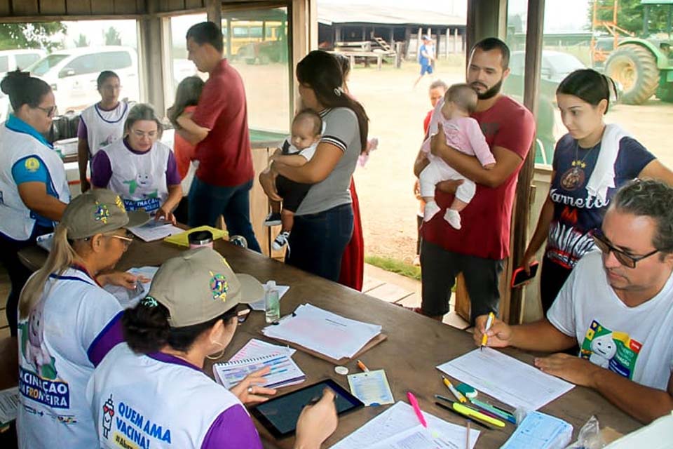 Vacinação Sem Fronteiras leva imunização em áreas isoladas e beneficia moradores na divisa com o Amazonas