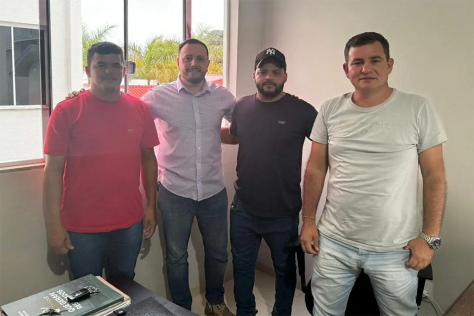 Acompanhando do prefeito Flori e secretário de saúde, deputado Edevaldo Neves visita unidades de saúde em Vilhena