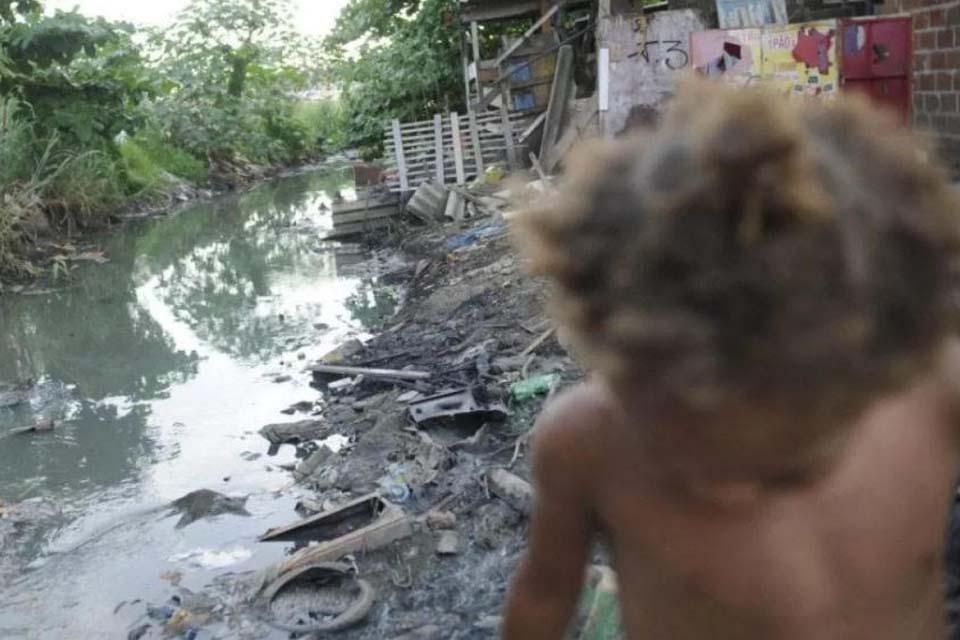 Brasil reduz número de crianças e jovens abaixo da linha da pobreza