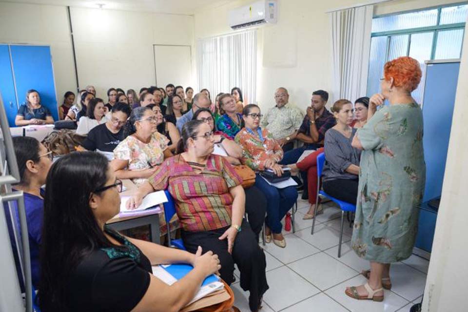 Secretaria Municipal de Educação de Ji-Paraná realiza capacitação do PAIC com servidores da RME