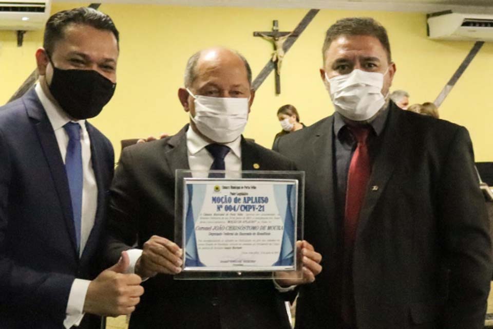 Deputado Federal Coronel Chrisóstomo recebe Moção de Aplauso na Câmara de Vereadores de Porto Velho