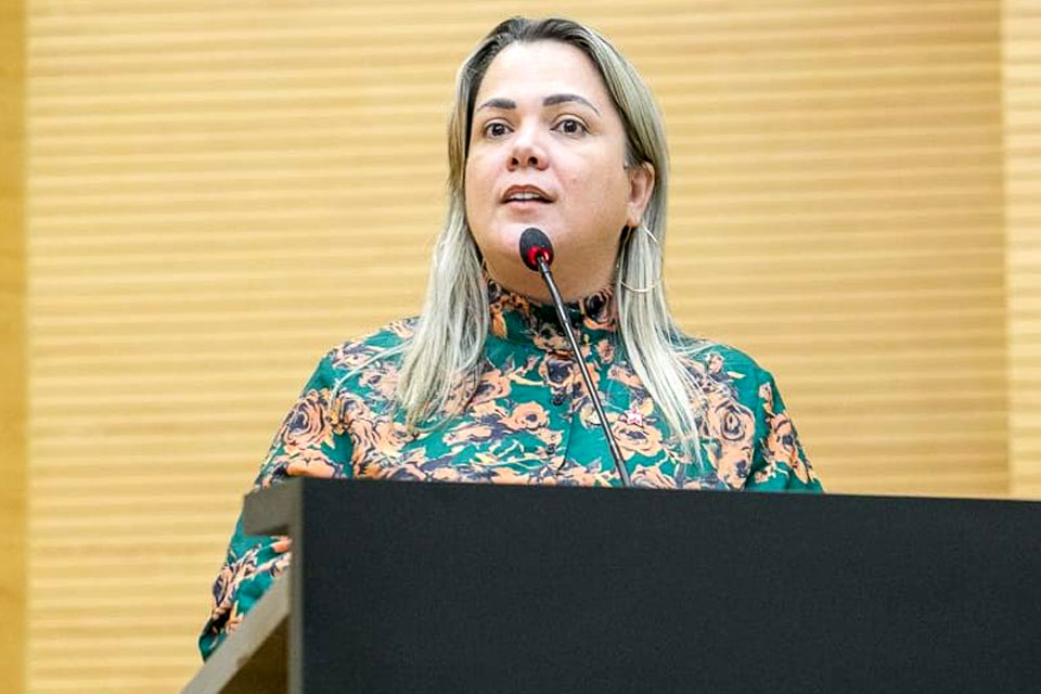 Cláudia de Jesus convida população para acompanhar comissões da Assembleia Legislativa