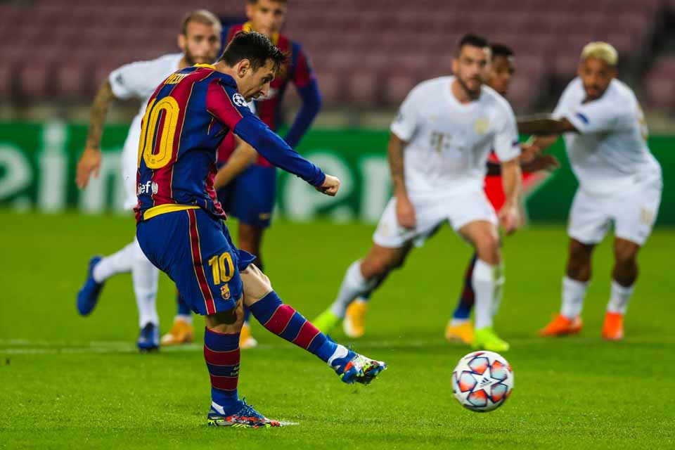 VÍDEO - Messi e Philippe Coutinho marcam e Barcelona goleia o Ferencváros pela Champions League