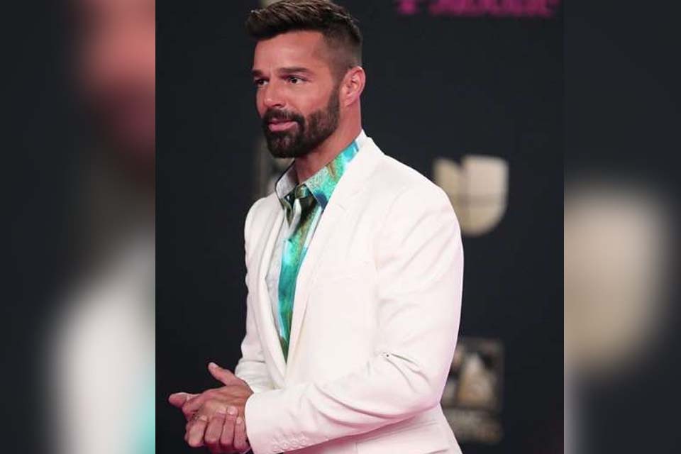 Ricky Martin afirma ser “alvo” de preconceito nos EUA