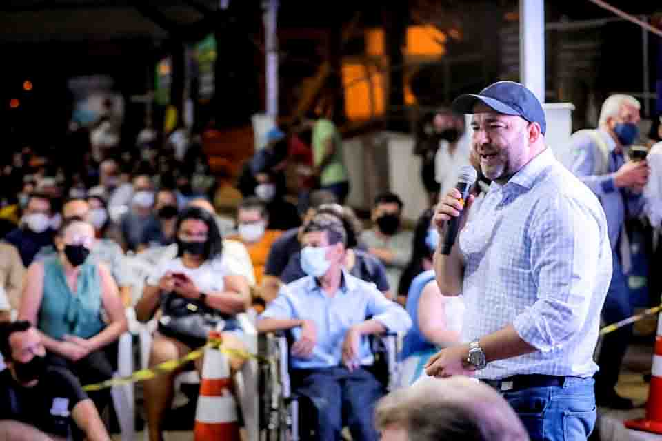 Presidente da Assembleia Legislativa, deputado Alex Redano prestigia assinatura do Tchau Poeira em Cacoal