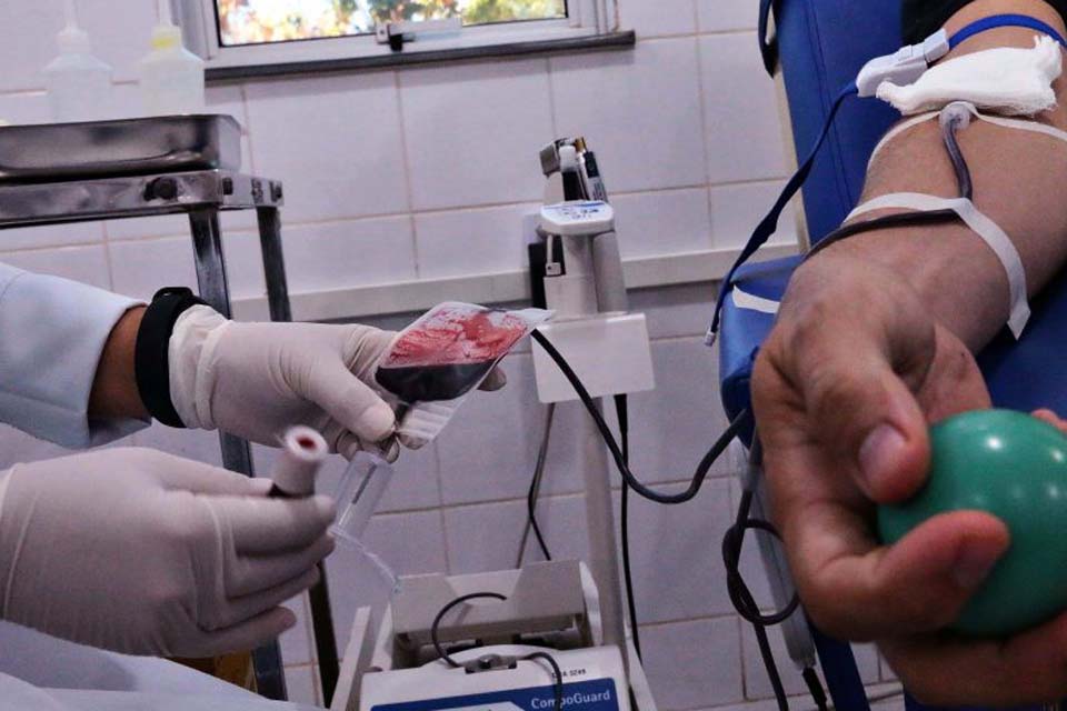 Servidores participam da campanha de doação de sangue no Palácio Rio Madeira, em Porto Velho