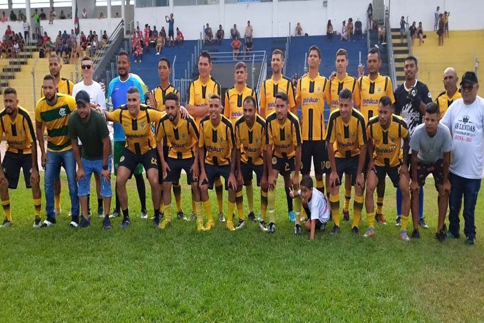 Deputado Edevaldo Neves participa de encontro entre distritos no estádio Aluízio Ferreira