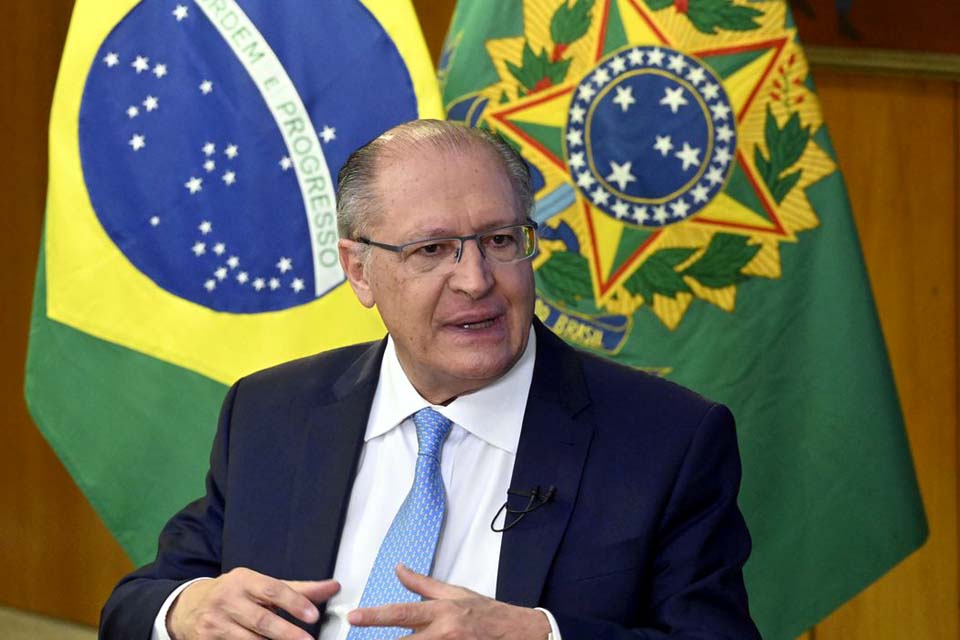 Alckmin diz que governo irá promover neoindustrialização no país