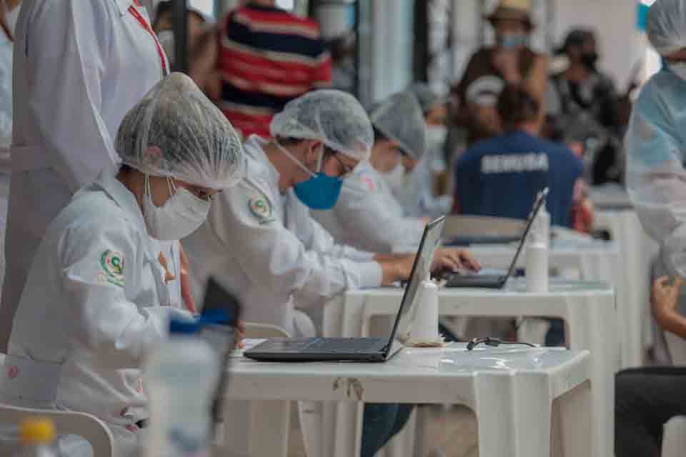 Idosos com mais de 75 anos falam da expectativa e gratidão pela vacina contra a Covid-19