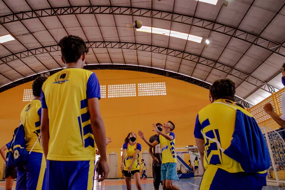 Programa Talentos do Futuro amplia vagas gratuitas de voleibol