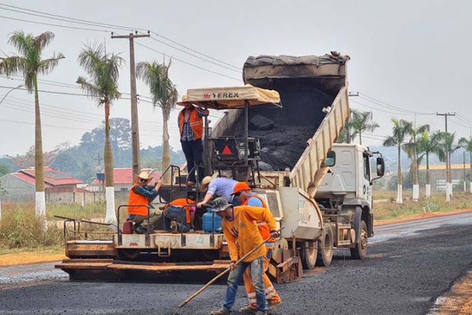 Concluídos serviços de pavimentação asfáltica no perímetro urbano da Rodovia 133