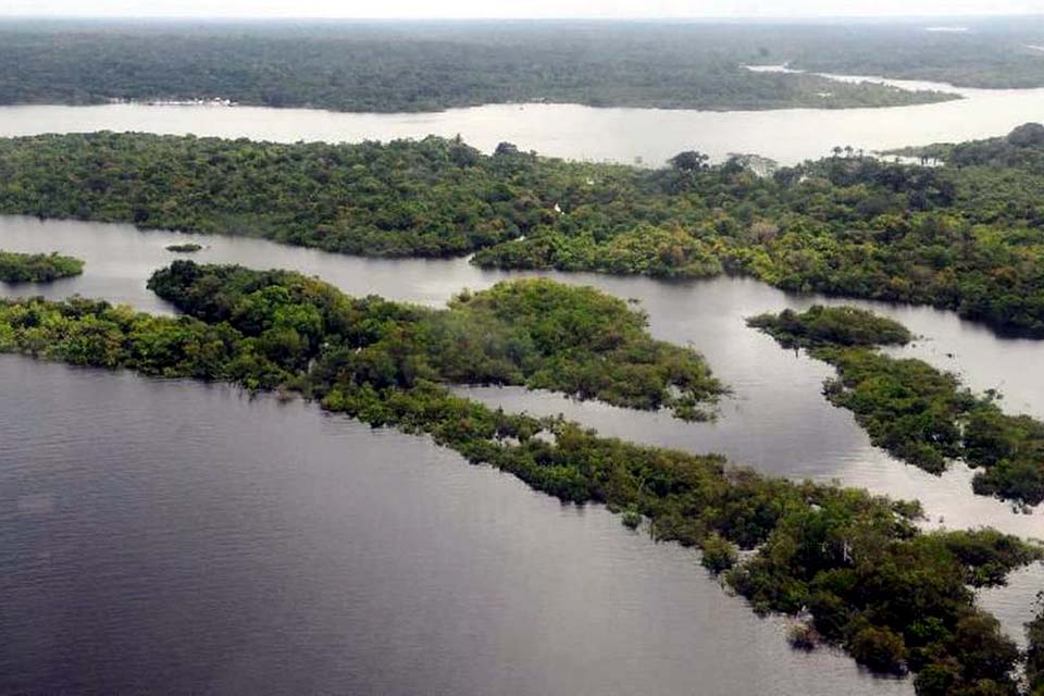 Pandemia leva a queda de 66% no faturamento do turismo no Amazonas