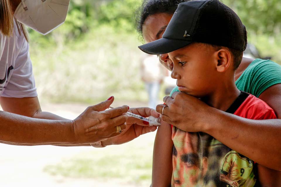 Rede de Frio Estadual recebe imunizantes e abastece municípios com vacinas da CoronaVac para atender público infantil